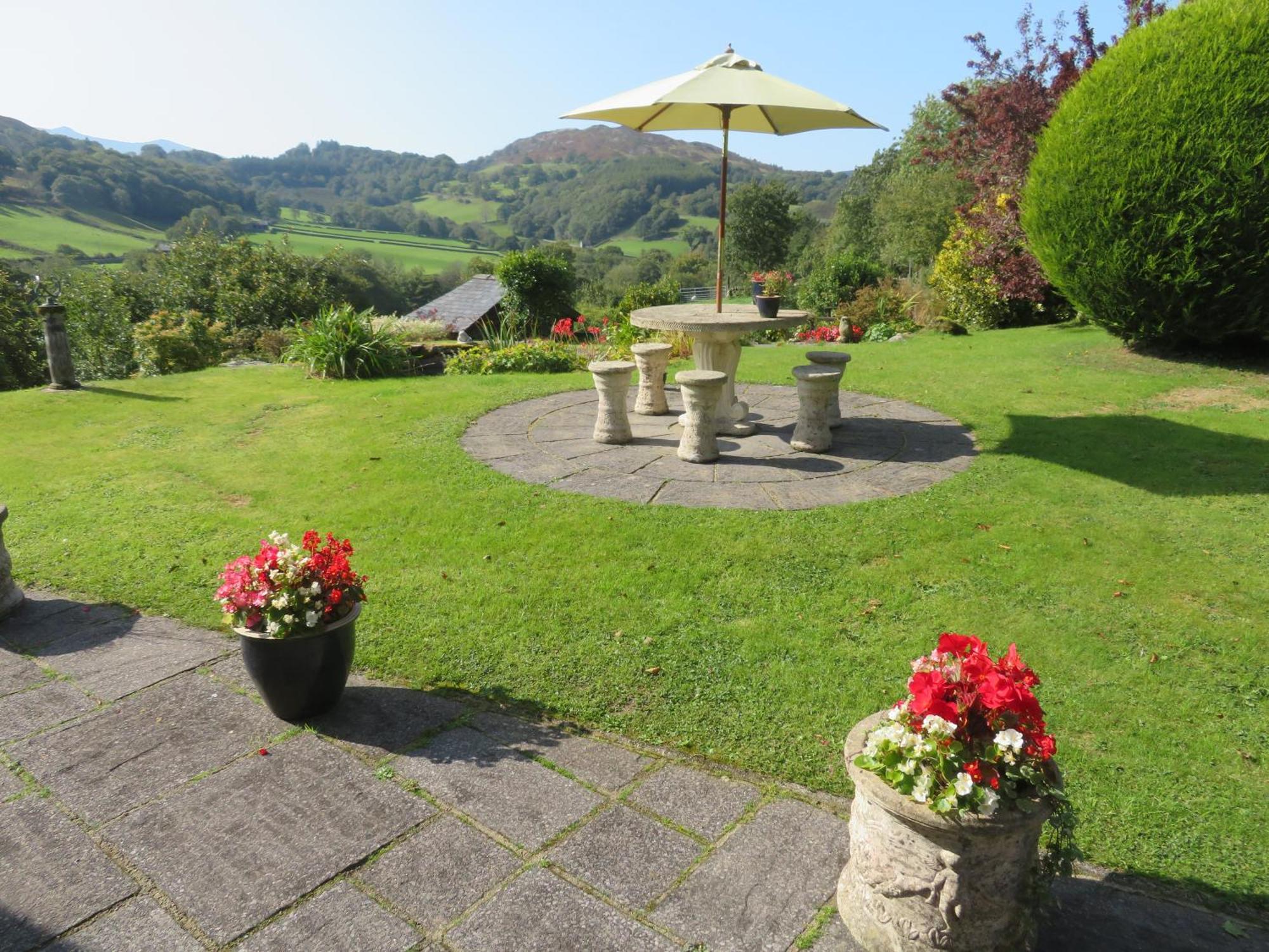 Heulwen Guest House Dolgellau Exterior photo
